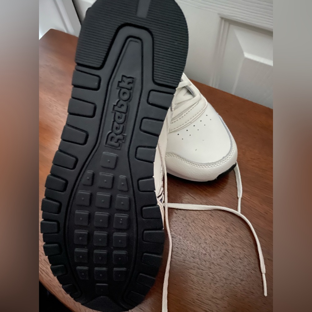 👣NWT Reebok Women's Classic Harman Zebra Sneakers -White and Dark Blue - Picture 4 of 6